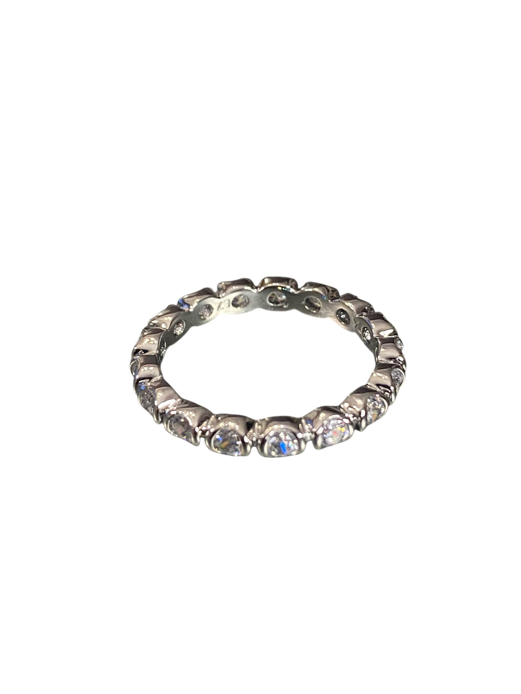 Zarif taşlı alyans