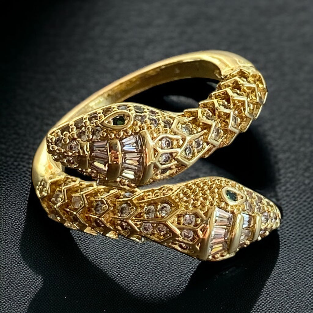 Yılanı öldürseler yüzük