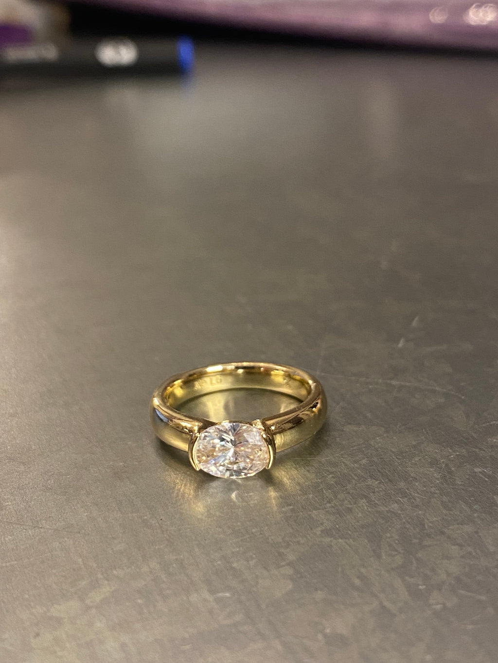 Oval tektaş yüzük