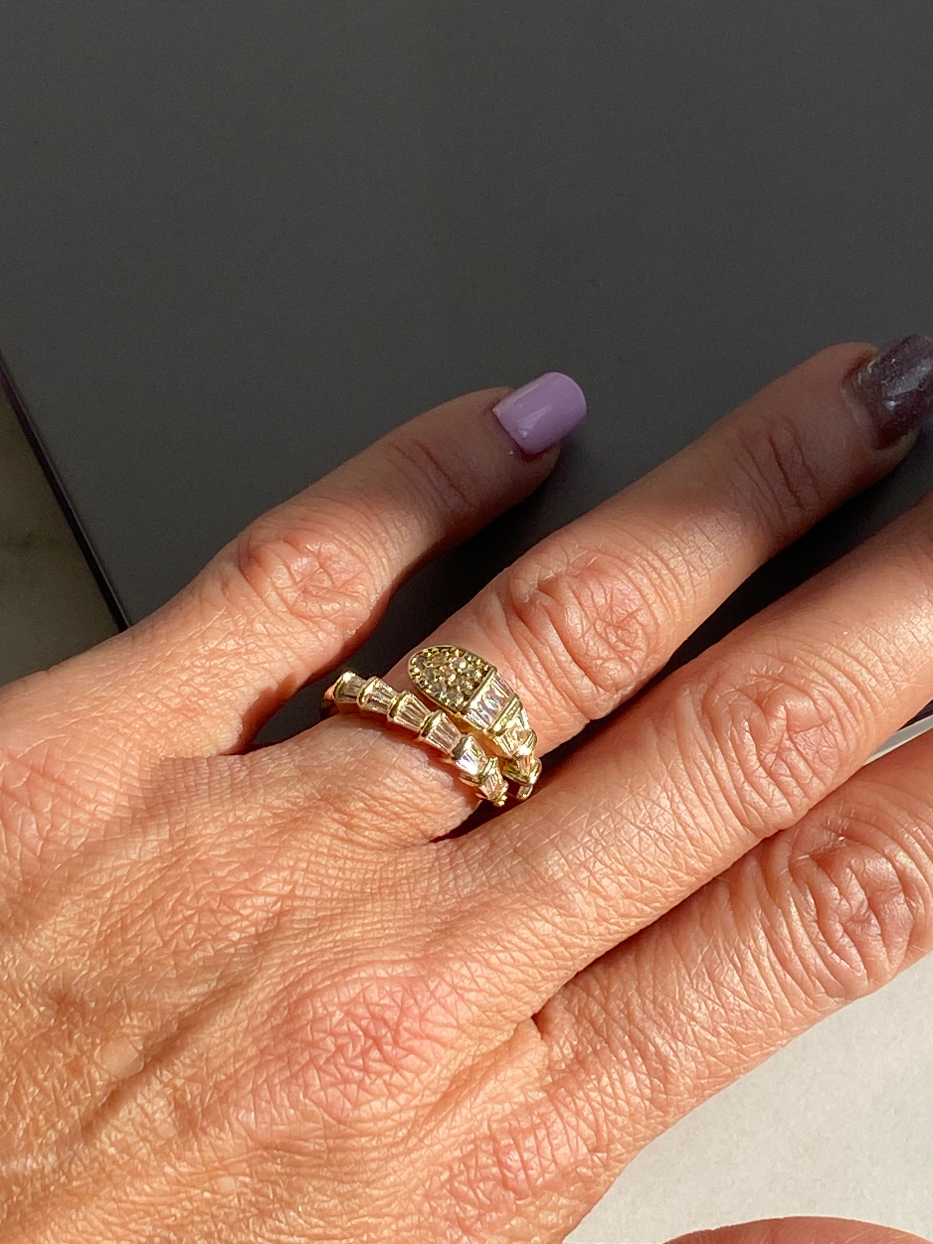 Baget taşlı yılan yüzük