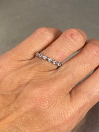 Zarif taşlı alyans