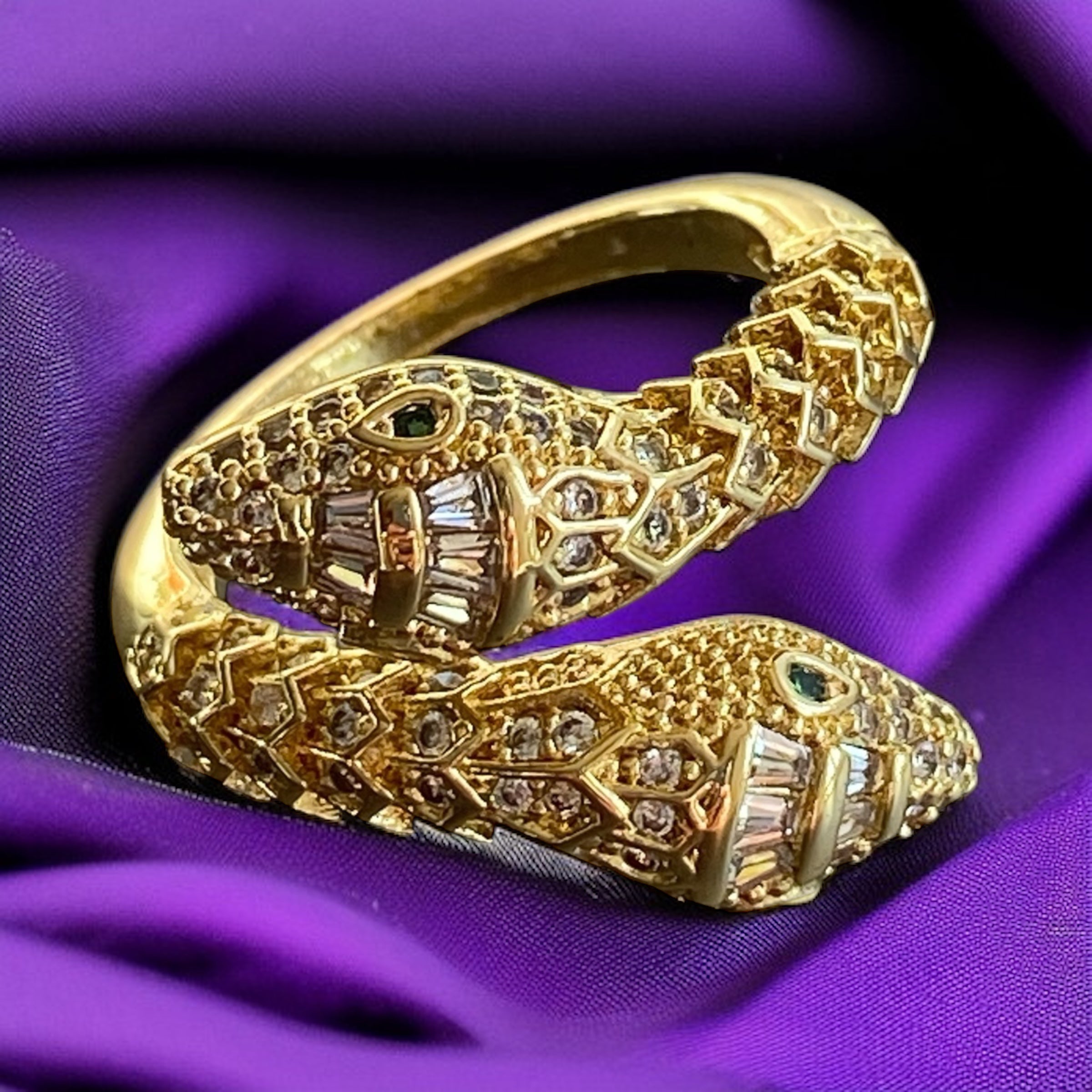 Yılanı öldürseler yüzük