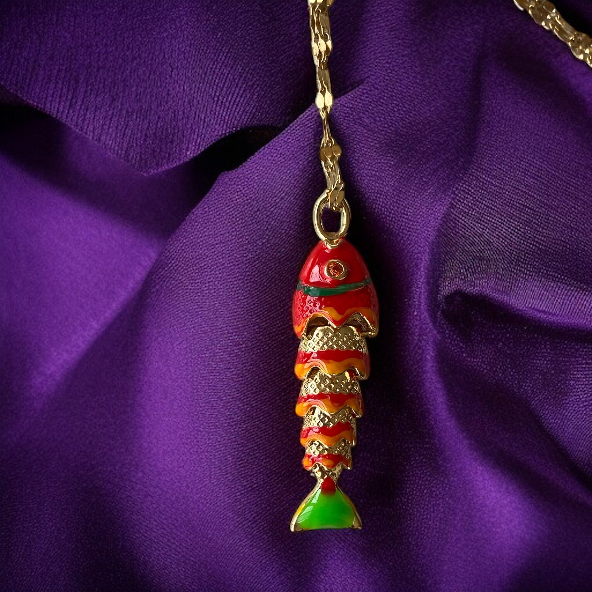 Yarışçı balık kolye