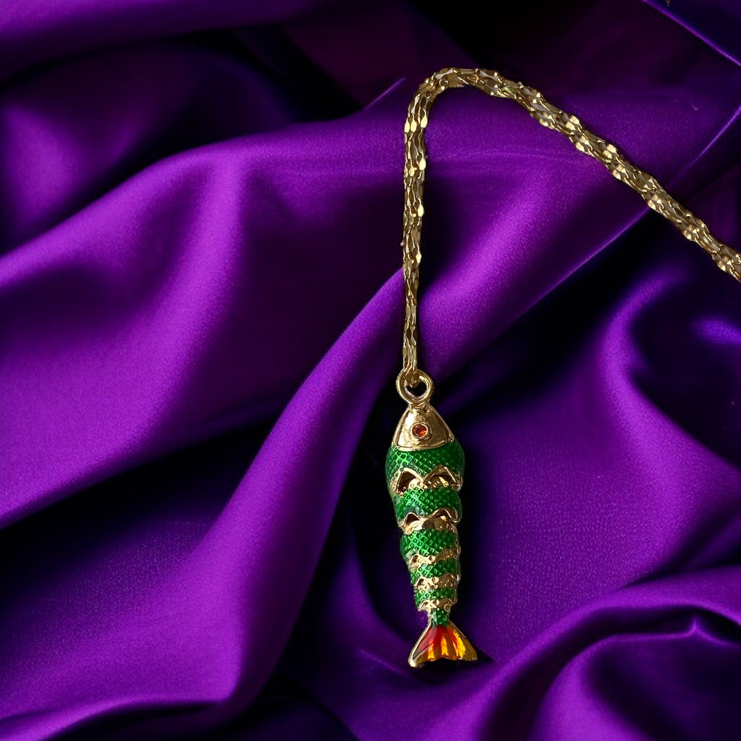 Yarışçı balık kolye