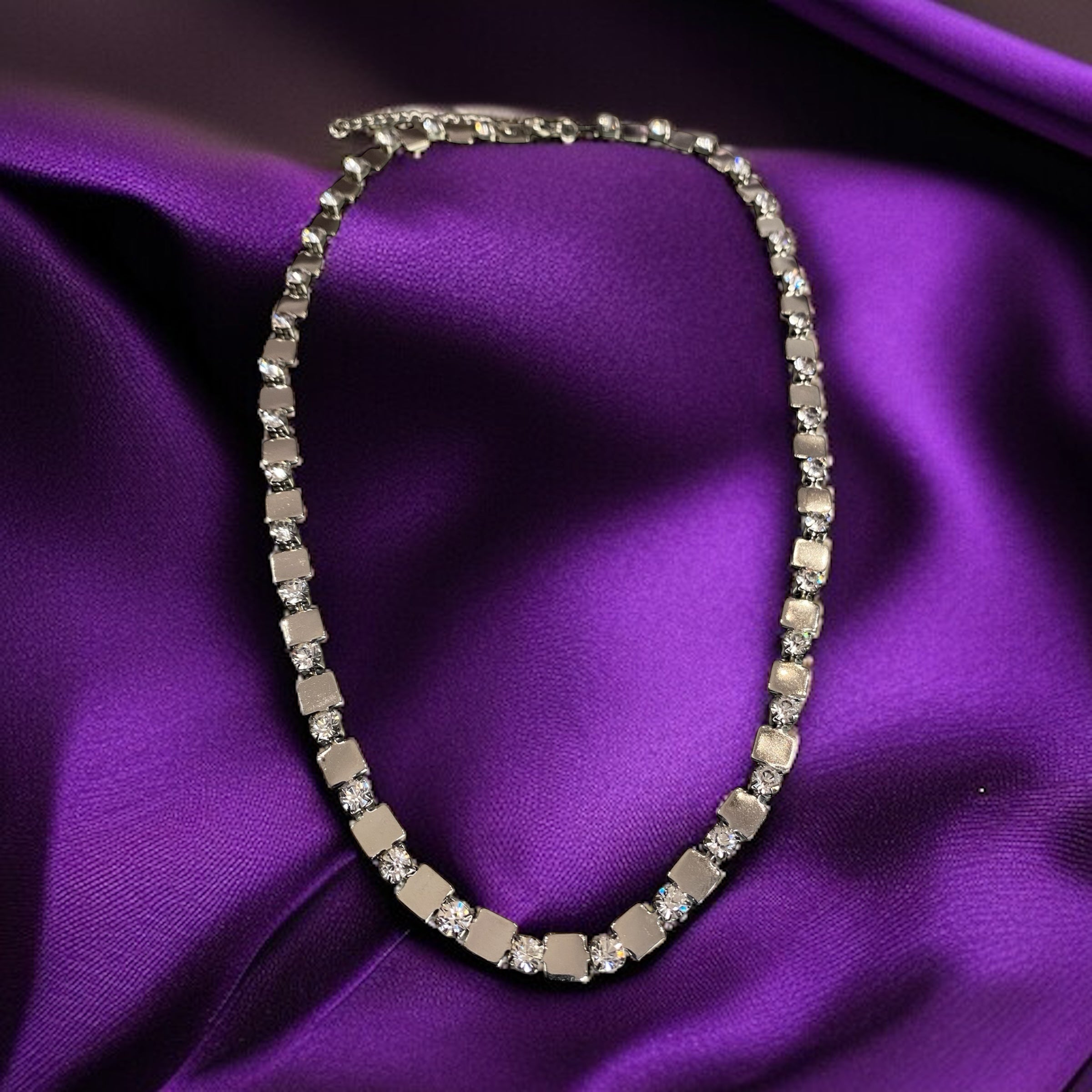 Kare parçalı zirkon taşlı kolye