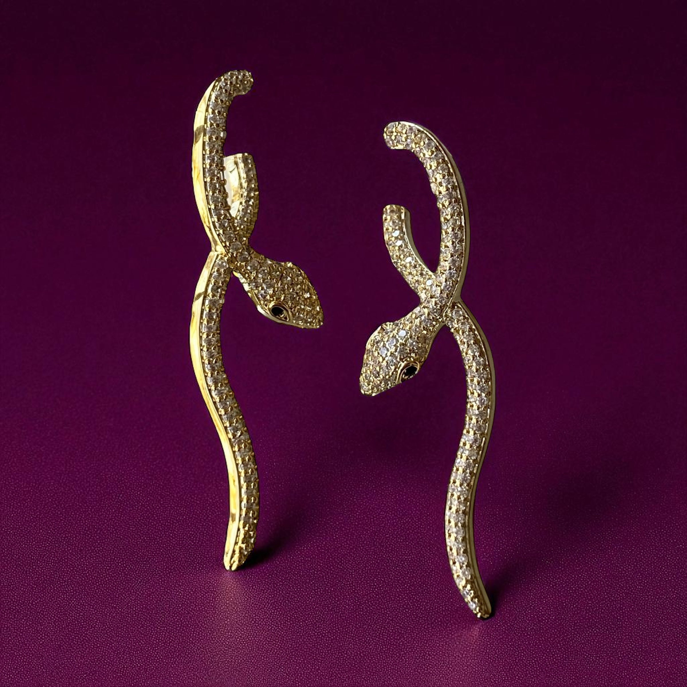 Snakes küpe