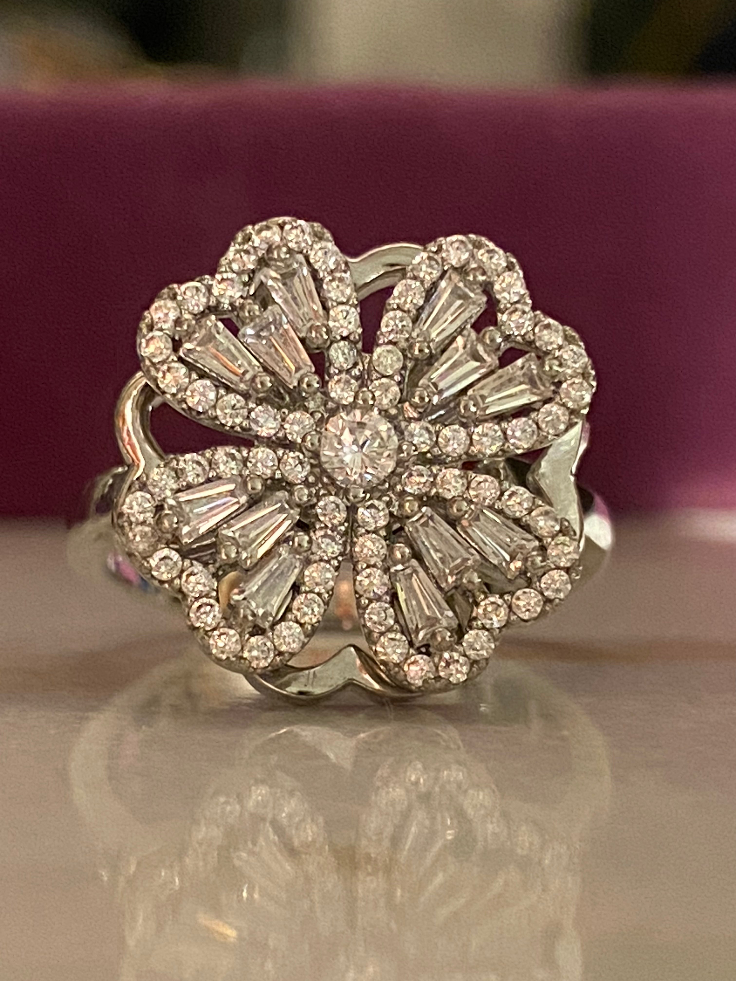 Çarkıfelek yüzük