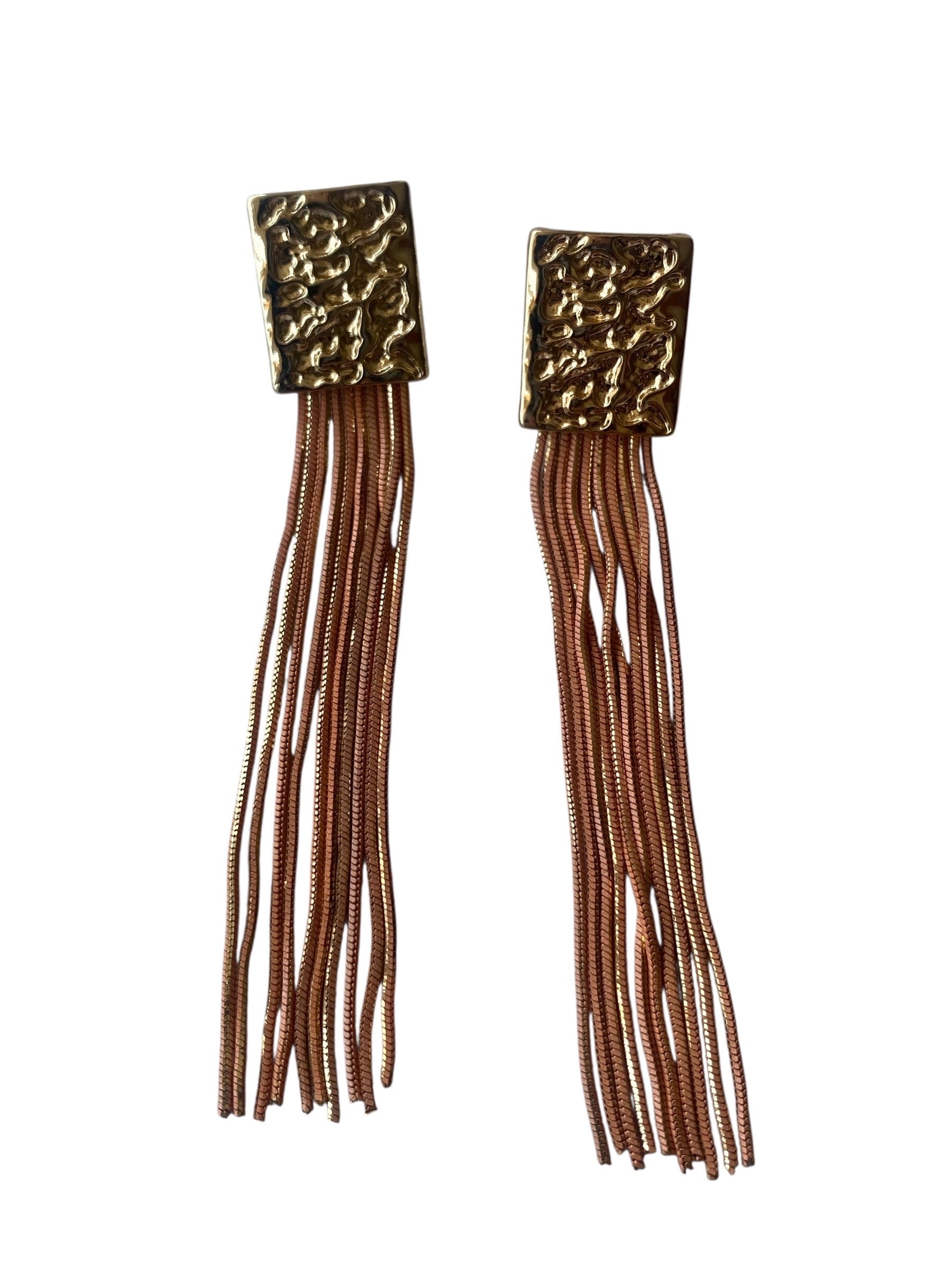 Saçaklı bronz küpe