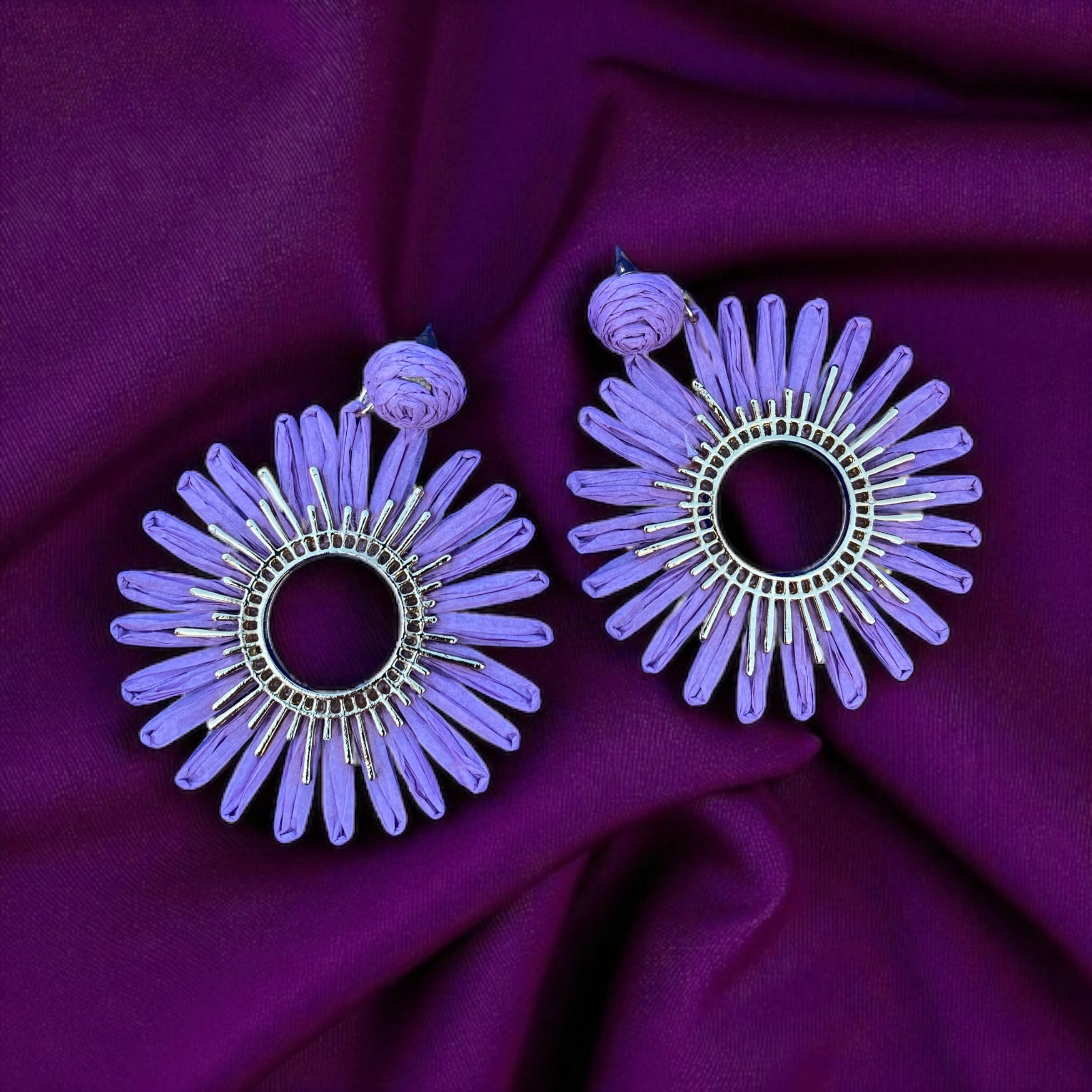 Lila renkli hasır küpe