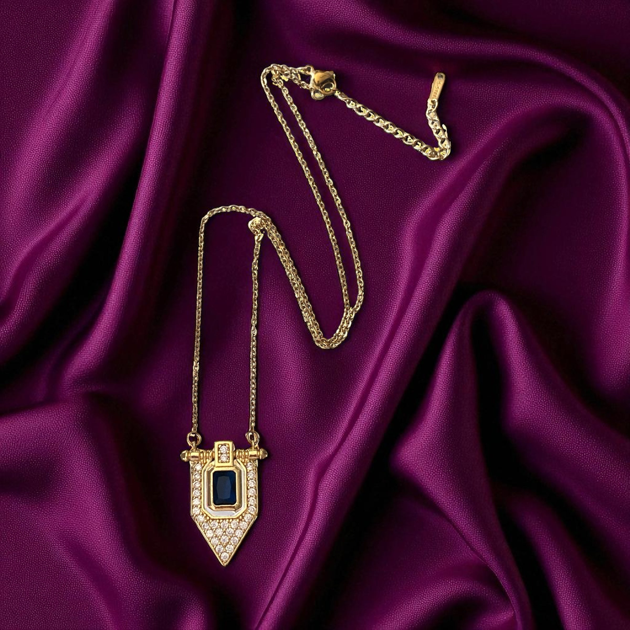 Safir Egypt kolye