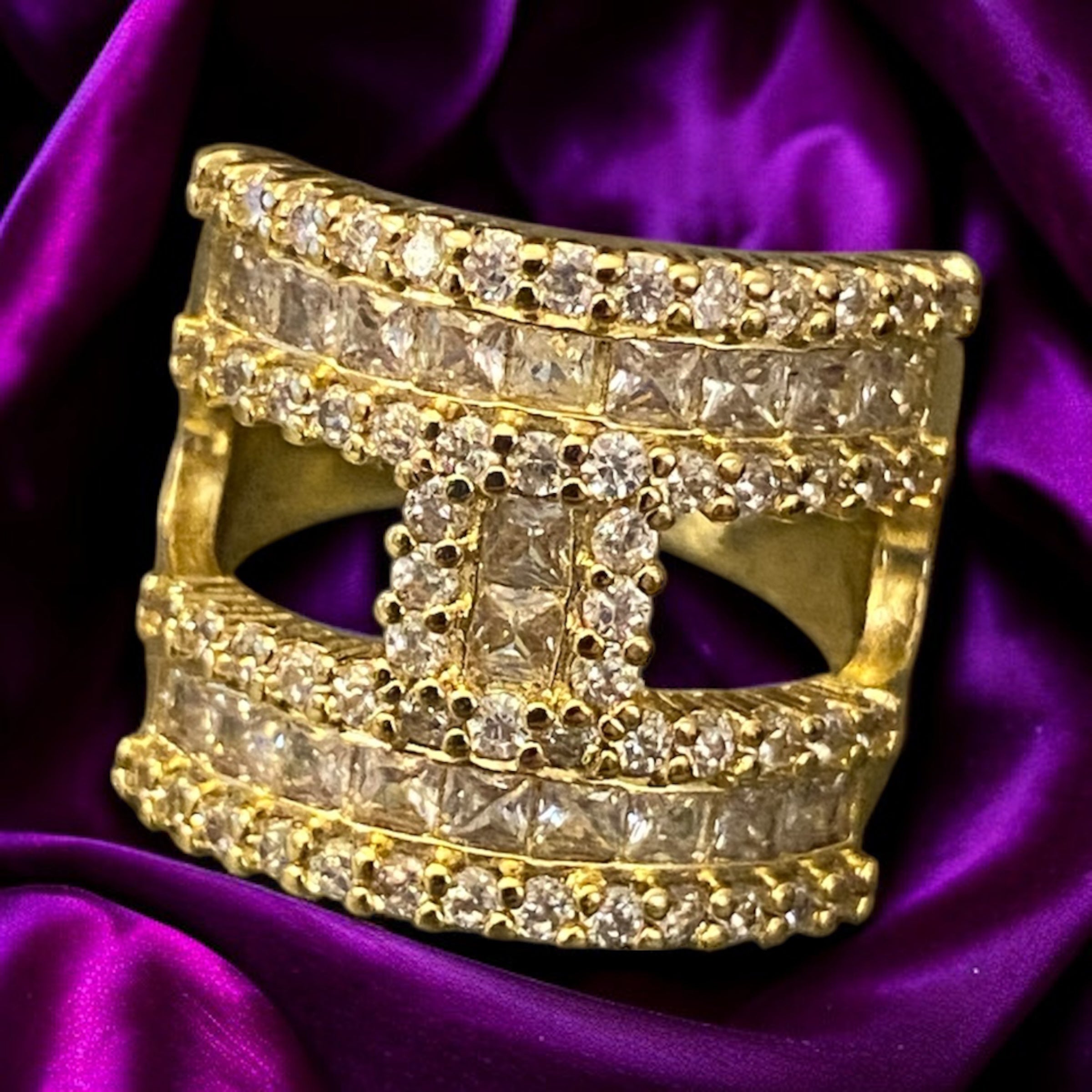 Gecenin kraliçesi yüzük