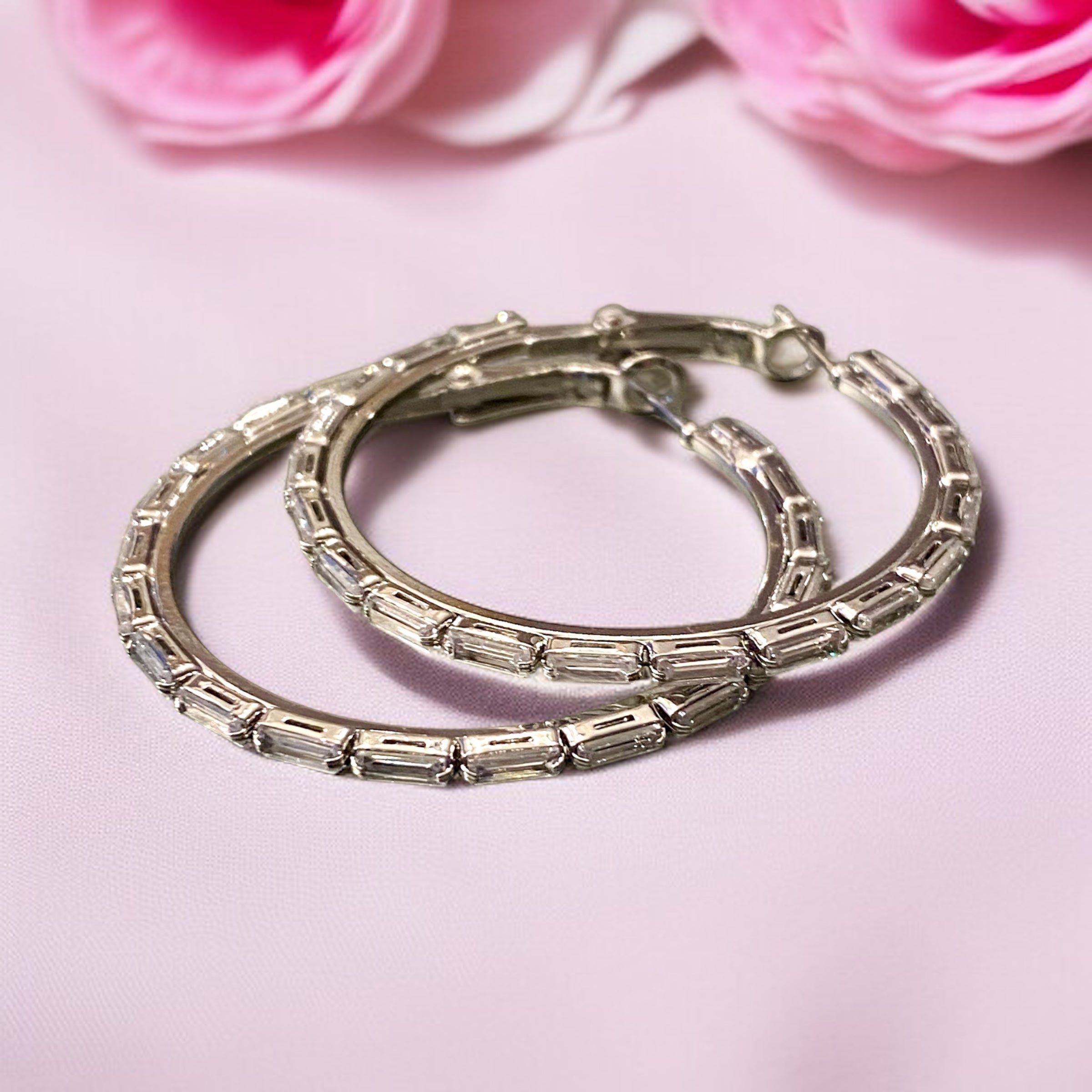 Baget taşlı zarif halka