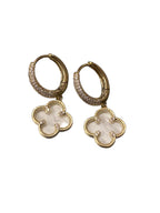 Viral Yonca sallantılı küpe