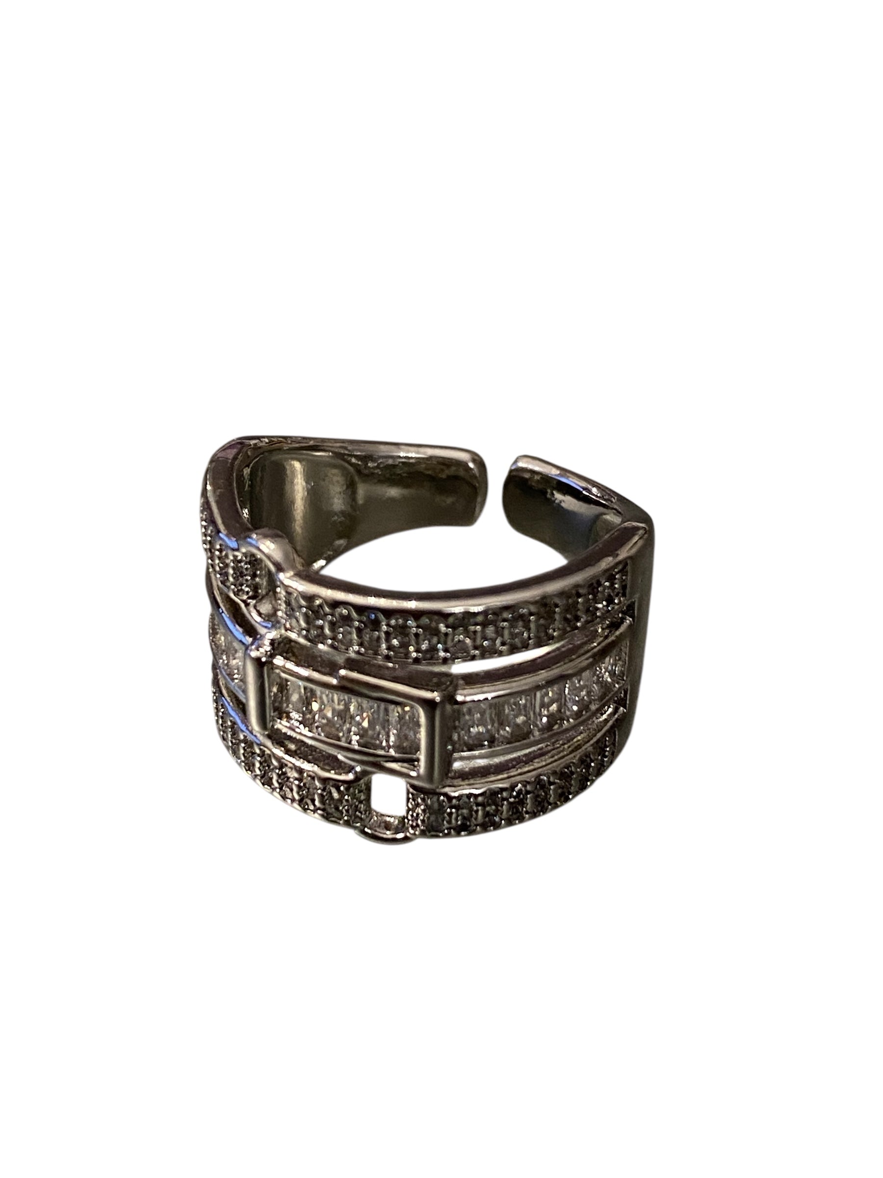 Baget ve pave taş detaylı 3 sıra yüzük